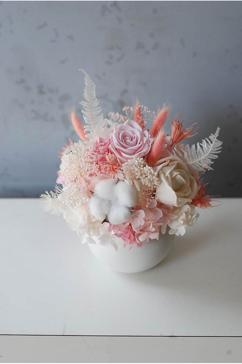 優雅白瓷永生桌花Preserved Flower Arrangement