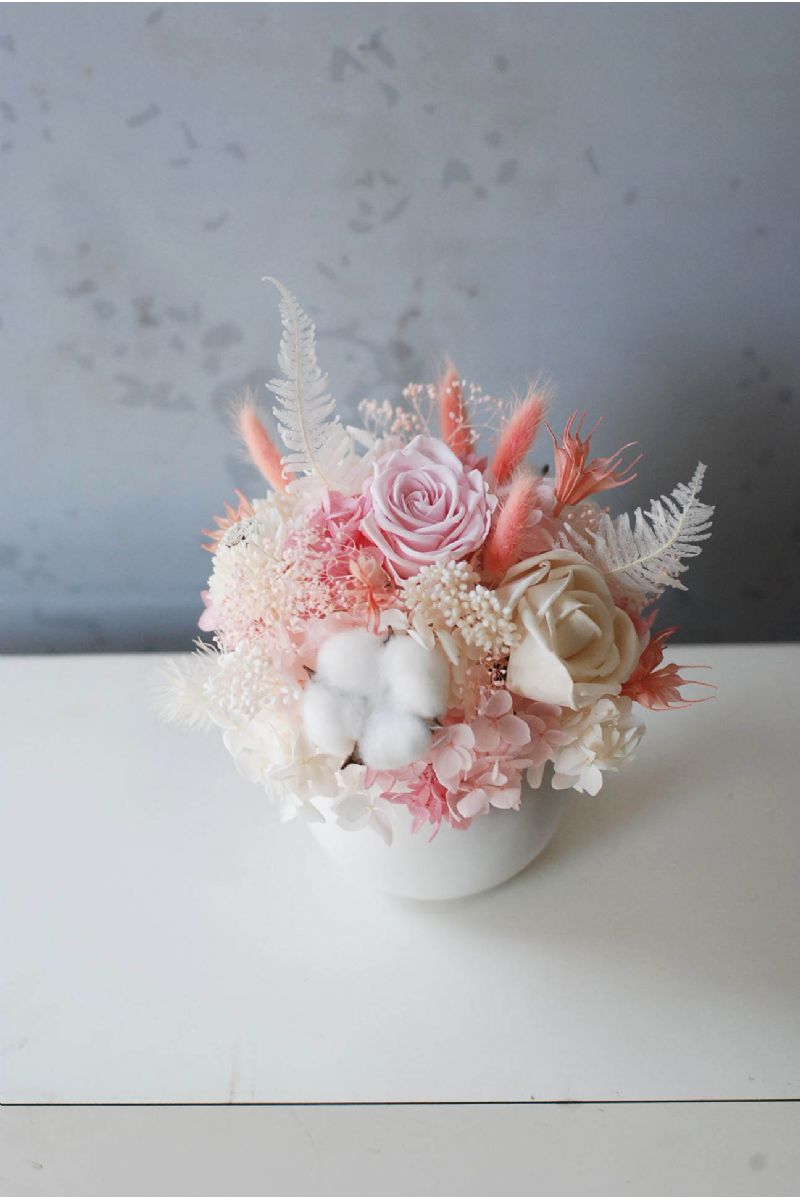 優雅白瓷永生桌花Preserved Flower Arrangement