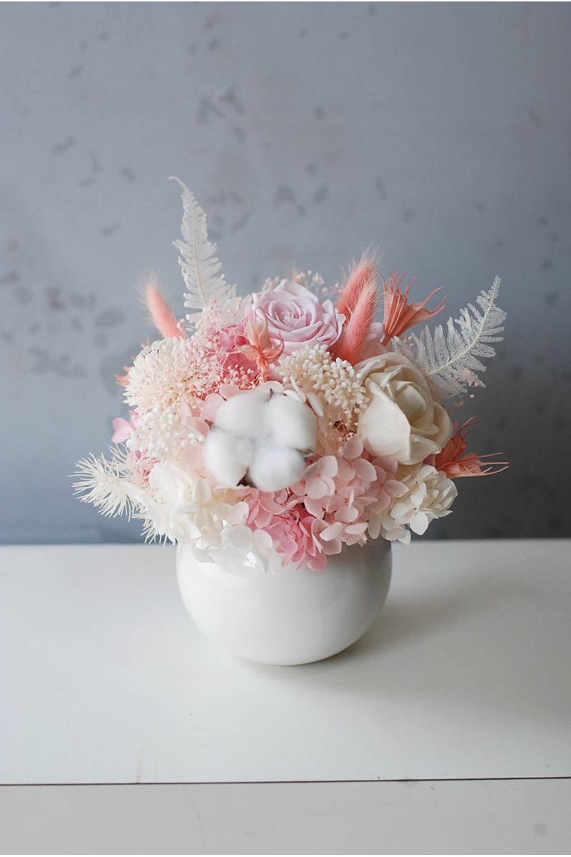 優雅白瓷永生桌花Preserved Flower Arrangement