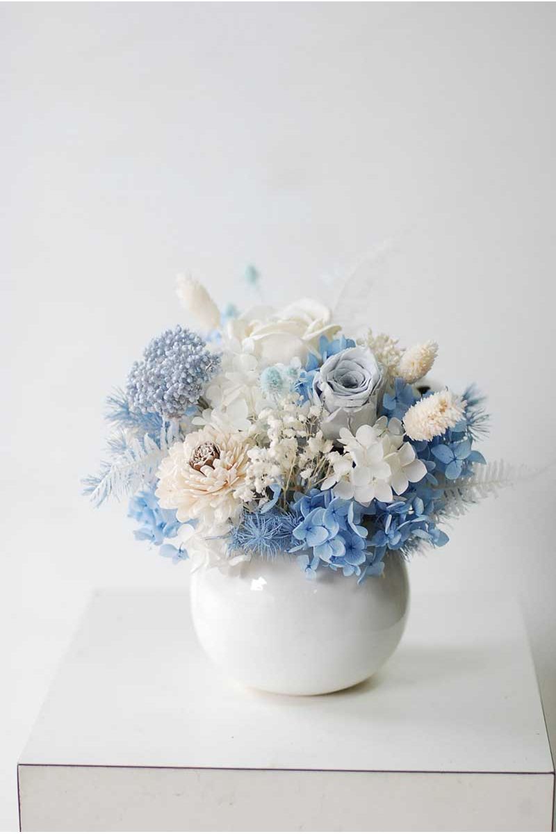 優雅白瓷永生桌花Preserved Flower Arrangement