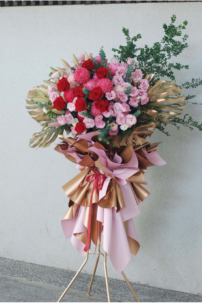 進口玫瑰與百合花架