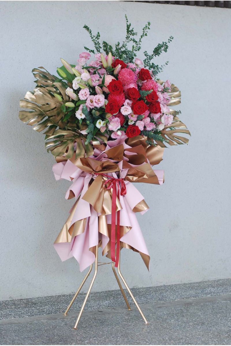 進口玫瑰與百合花架