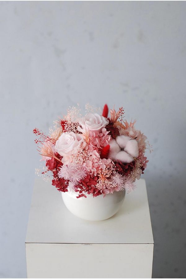 優雅白瓷永生桌花Preserved Flower Arrangement
