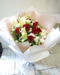 榮退百合花束